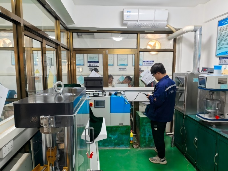 甘肅恒達(dá)工程檢測(cè)有限公司全面完成2025年度儀器設(shè)備檢定校準(zhǔn)工作