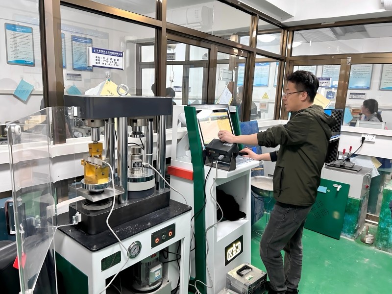 甘肅恒達(dá)工程檢測(cè)有限公司全面完成2025年度儀器設(shè)備檢定校準(zhǔn)工作